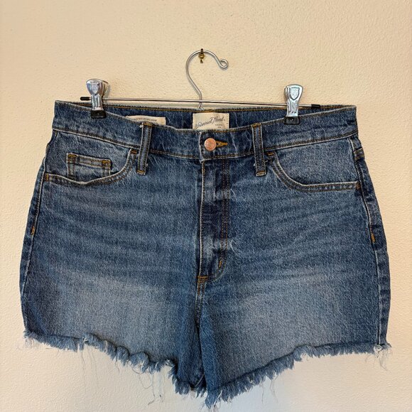 Universal Thread Jean Shorts - Size 8 - Picture 1 of 4